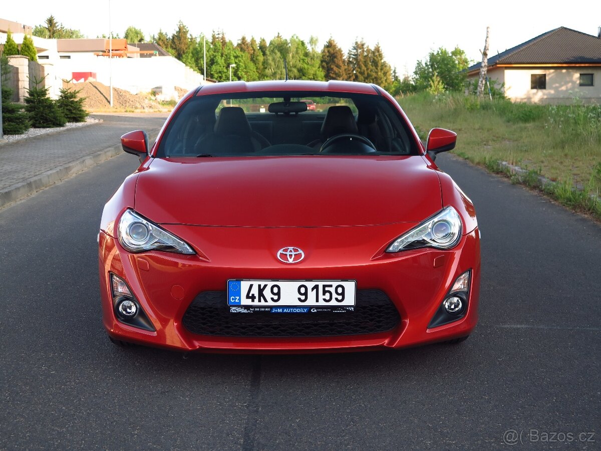 Toyota GT86 2.0 boxer 32.700 km / manuál / navigace