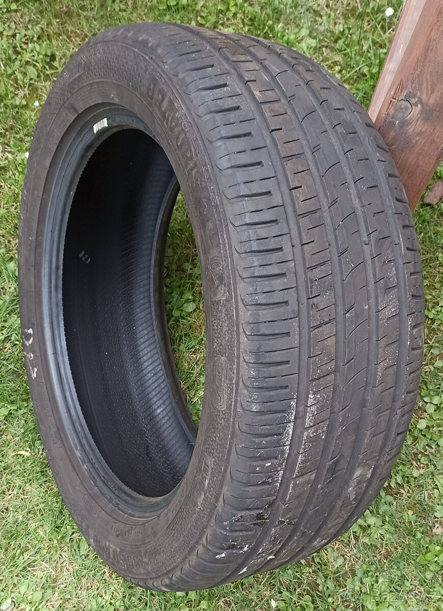 prodám 1 kus letní pneu Baru 235/50R18-09