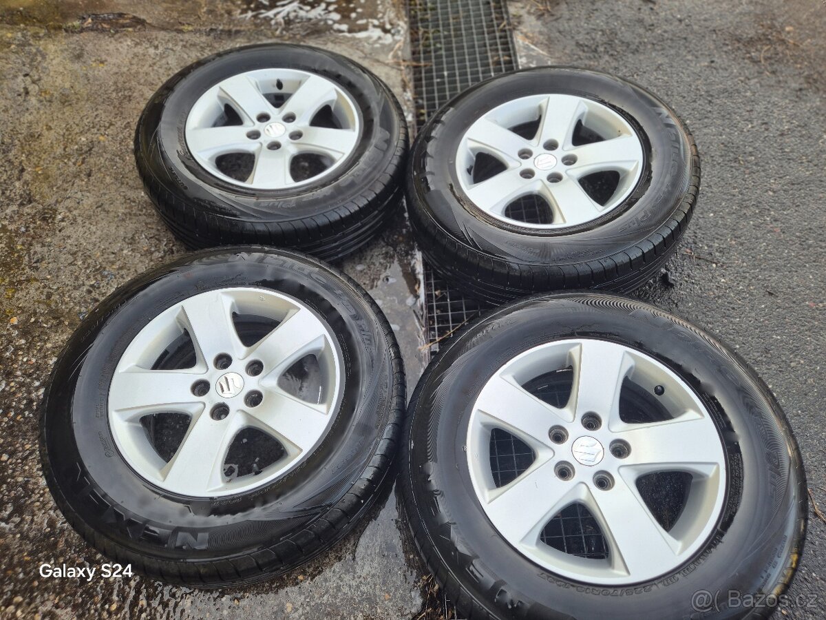 Suzuki  vitara 225/70 r16