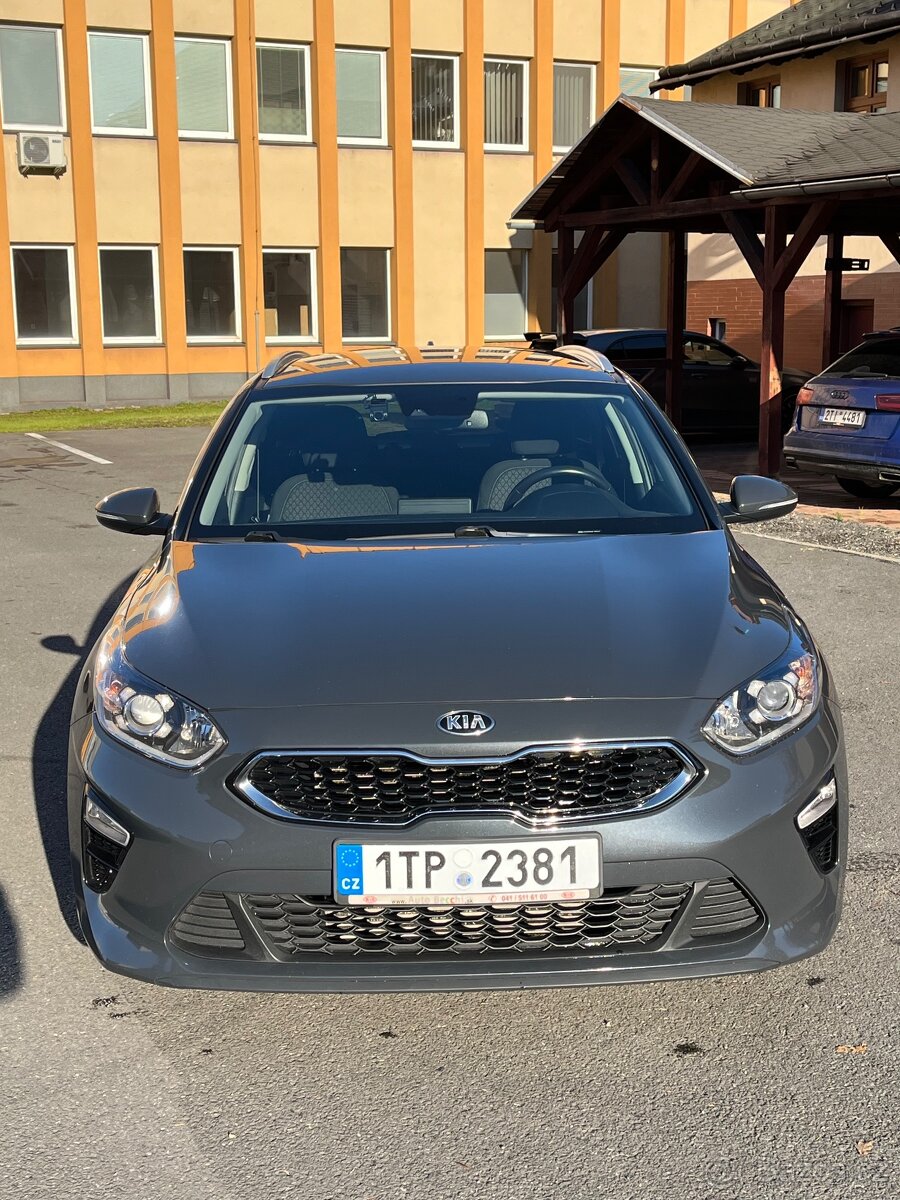 KIA Ceed SW 1.6 CRDi 100kw (136k) Gold + navi pack, v záruce