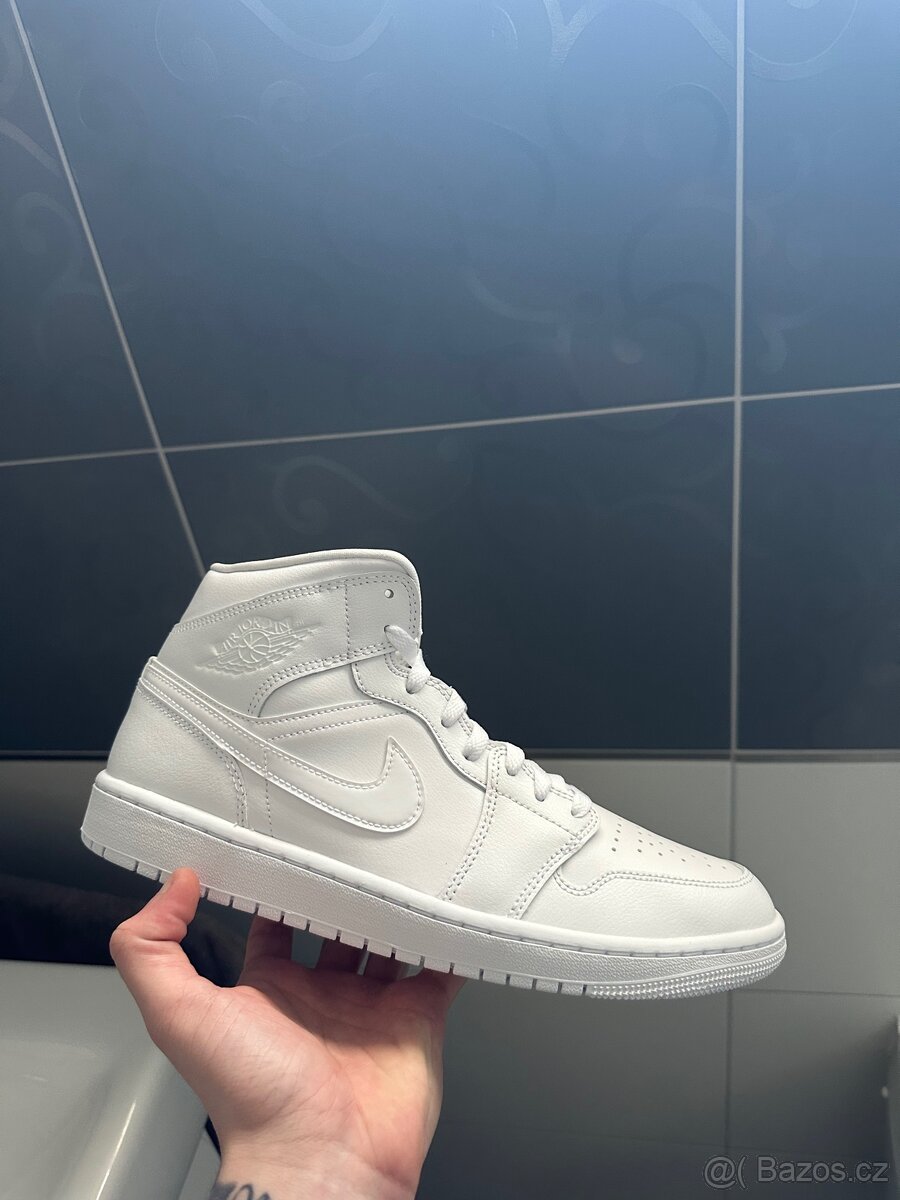 Jordan 1 Mid All White