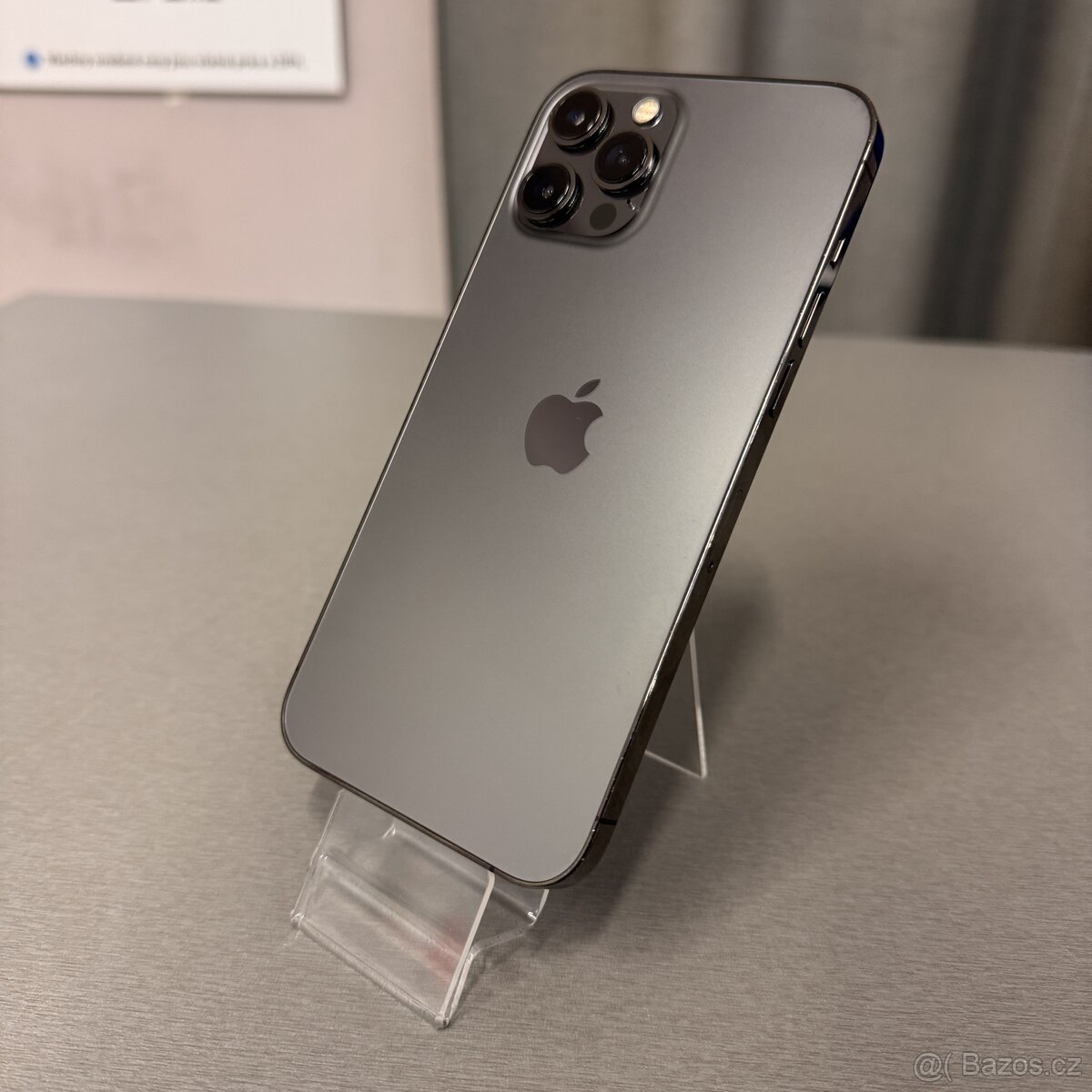 iPhone 12 Pro Max 128GB graphite, pěkný stav, rok záruka