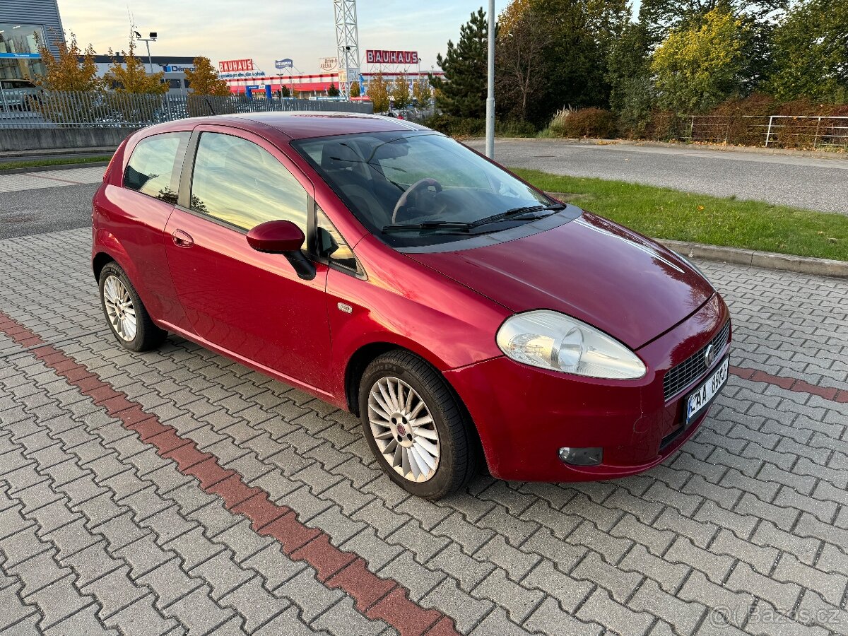 Fiat Punto Grande 1,4 T 16 V  88kW verze 199,rv 2010