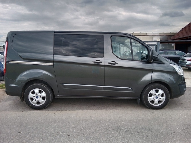 Ford TRANSIT CUSTOM 2.2 TDCi 6 MÍST TAŽNÉ