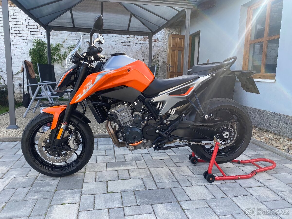 KTM Duke 790