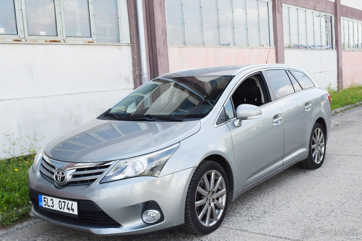 TOYOTA AVENSIS 2.2 D-CAT PREMIUM/TOP VÝBAVA/2013/160TKM/