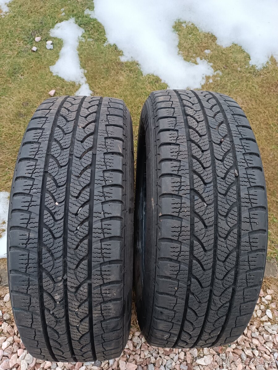 PRODÁM 2ks ZIMNÍ PNEU 205/65R16C - ZÁNOVNÍ