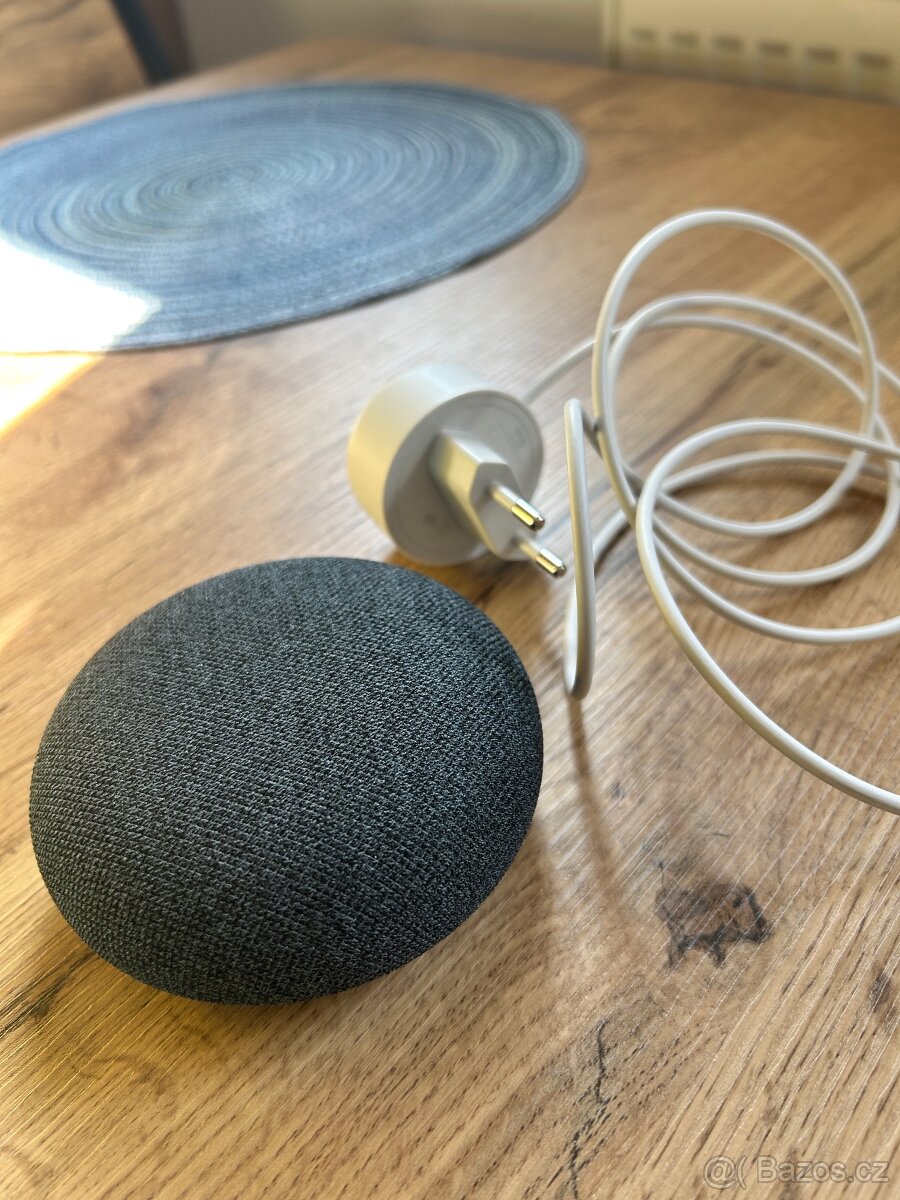 Hlasový asistent Google Nest Mini 2. gen. Charcoal, černý