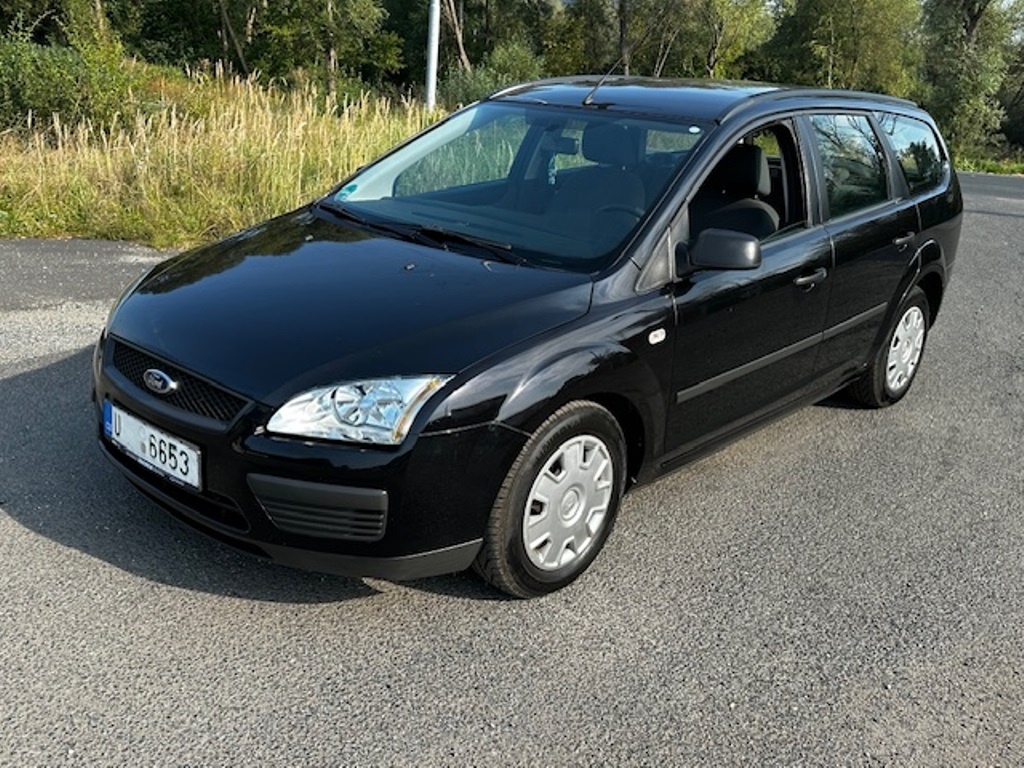 Ford Focus 1.6i 74kw, r.2006, klima, STK, částečná servis.