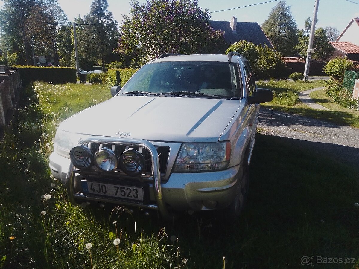 Prodám Jeep Grand Cherokee, r.v.2004, nepojízdný