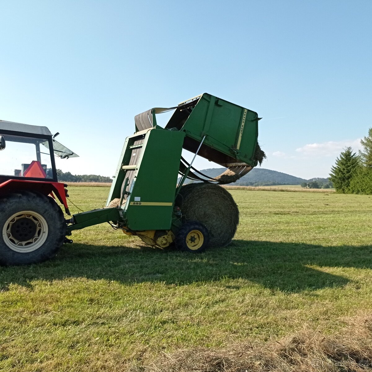 Lis na kulaté balíky John Deere 550