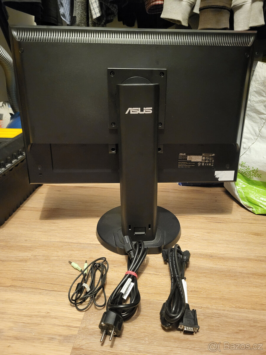 LCD ASUS 22" (55cm) / REPRO / VESA / PIVOT