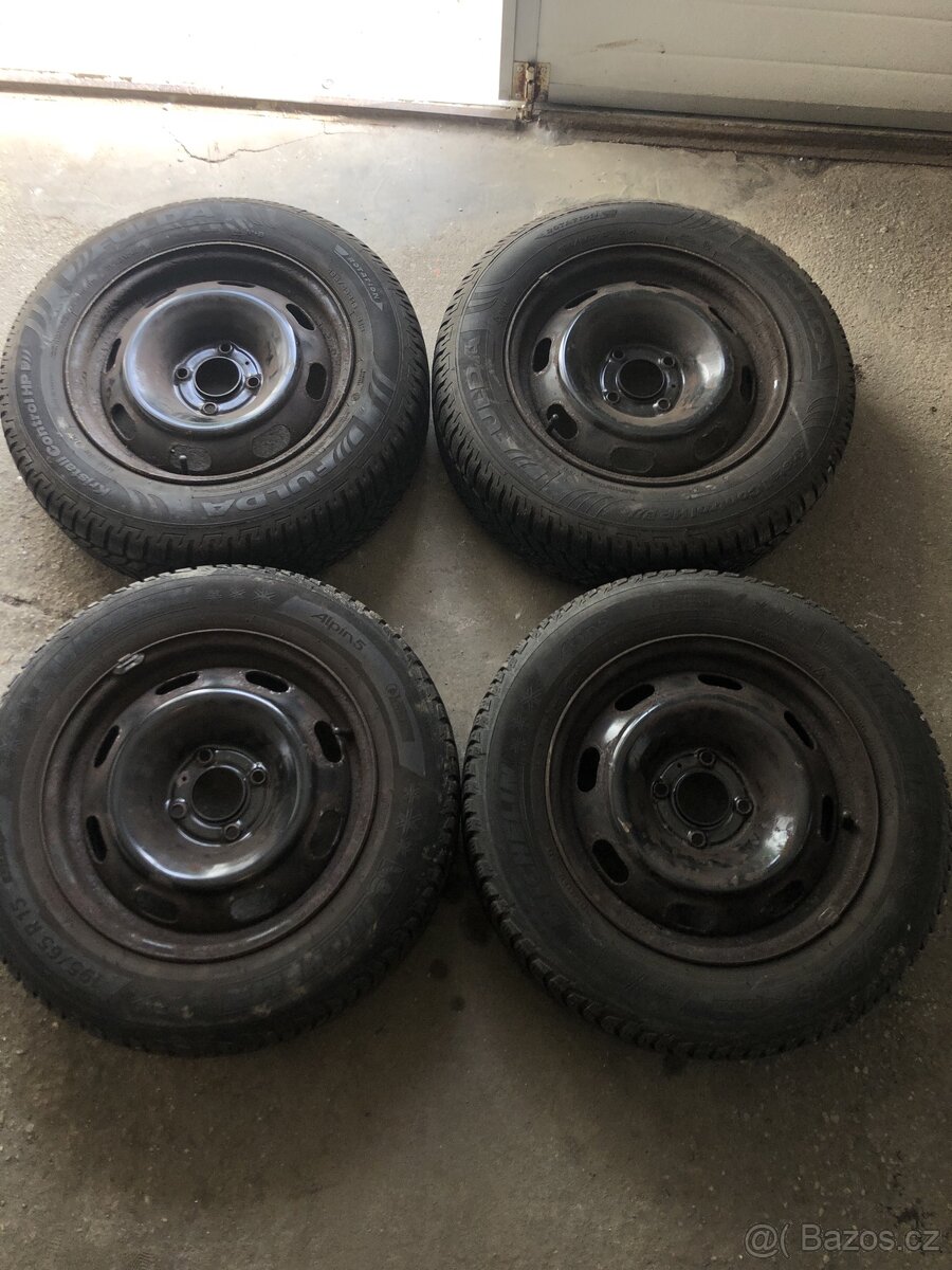 Kola se zimními pneu 4x108 R15