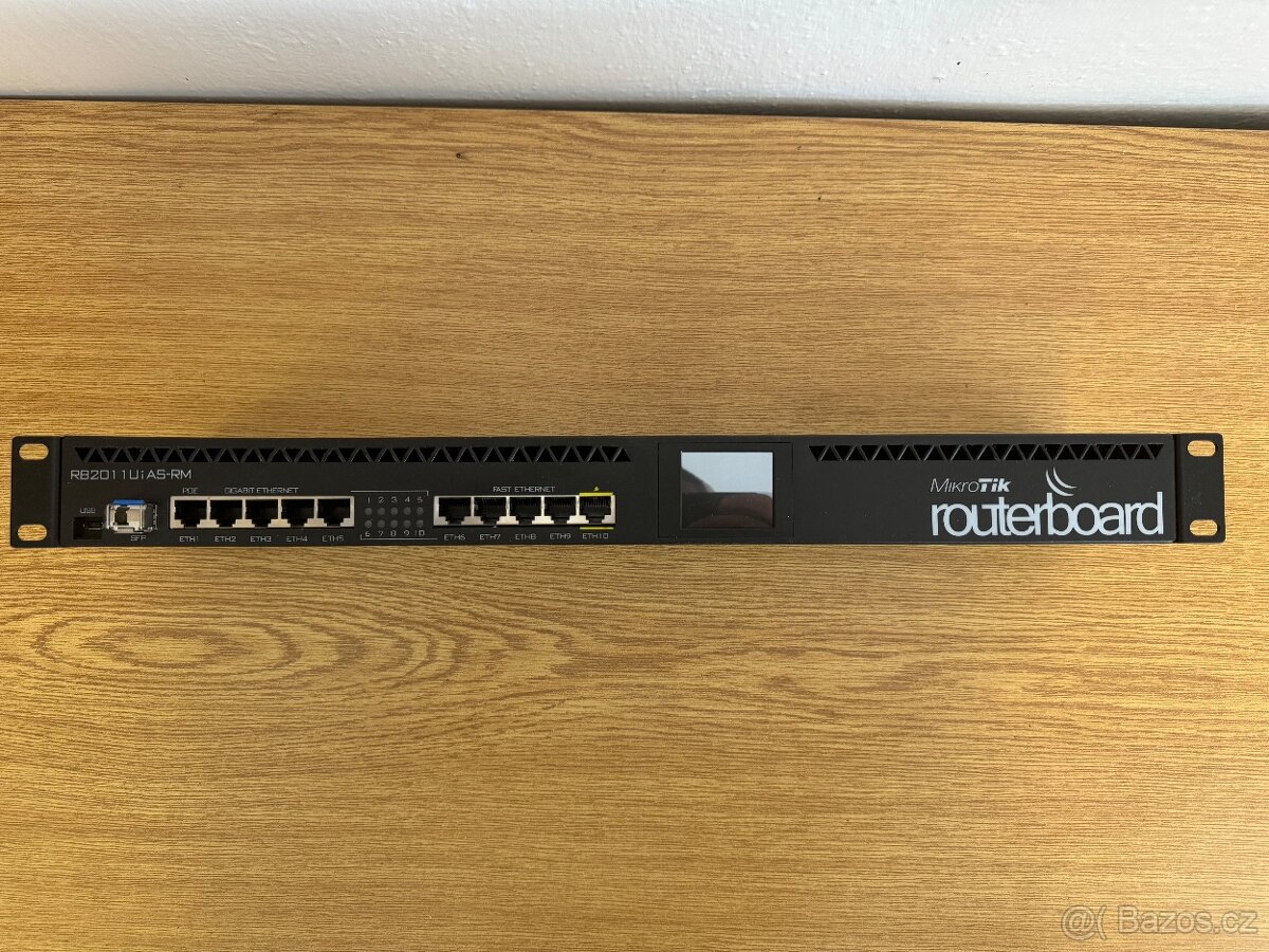 Router Mikrotik RB2011UiAS-RM rack