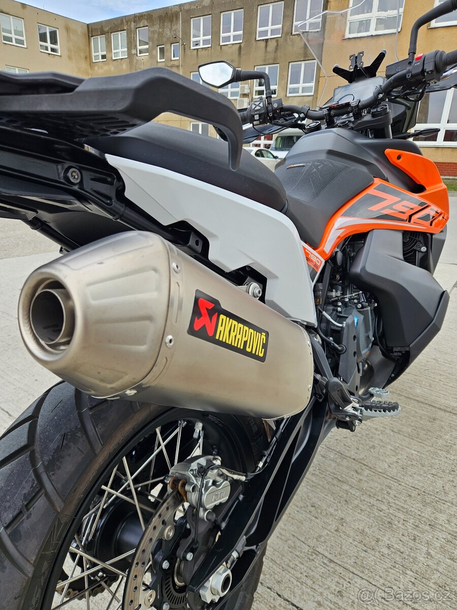 KTM 790 Adventure najeto 90 km