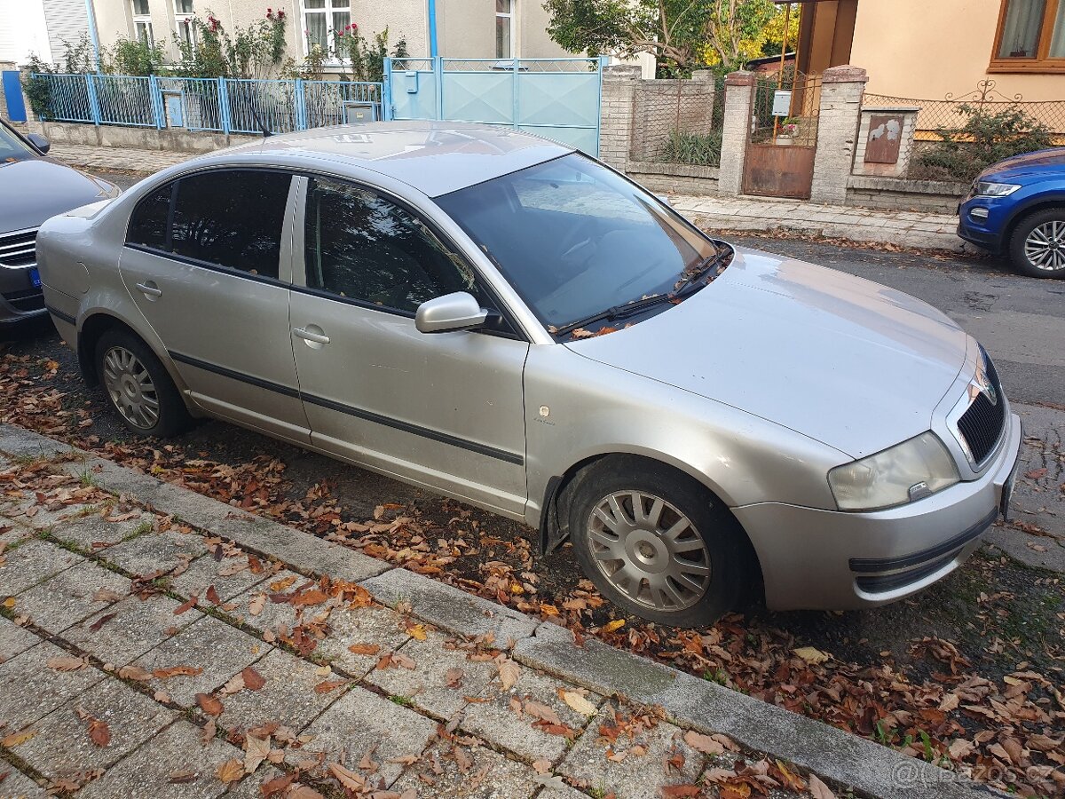 Prodám levné náhradní díly z škoda superb I 1 rok 2003 1.8i