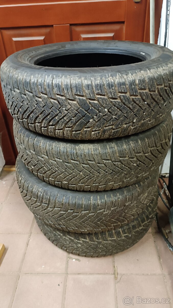 Pneu 205/60 R16 zůstatek po autě