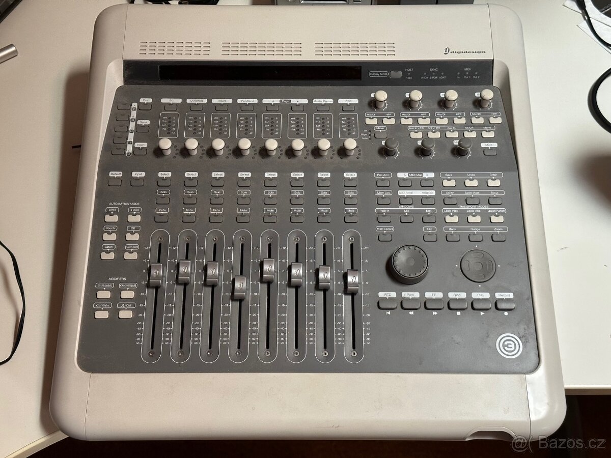 Mixážní pult Digidesign 003