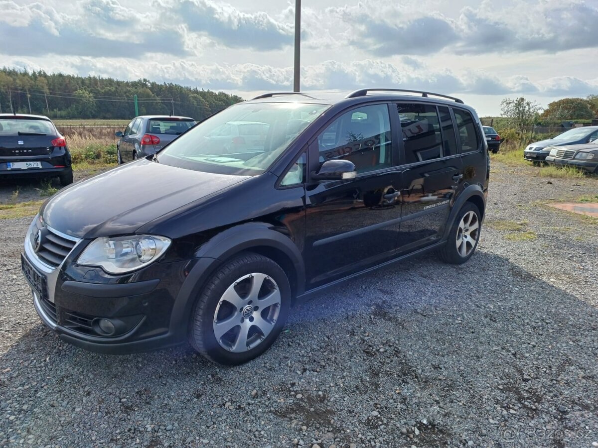 VW Touran Cross 2.0 TDI, 125 kw, DSG, tažné