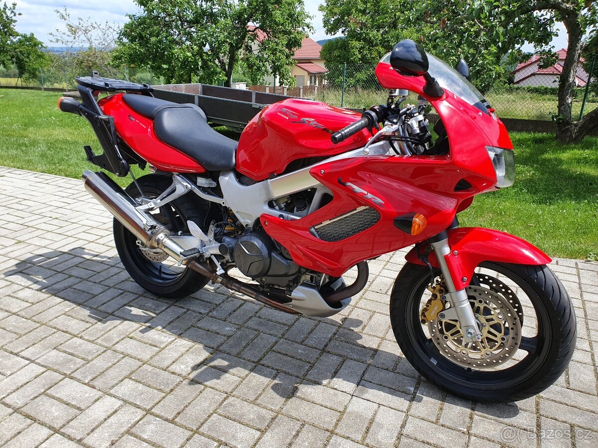 Honda VTR 1000 F--prázdninová sleva