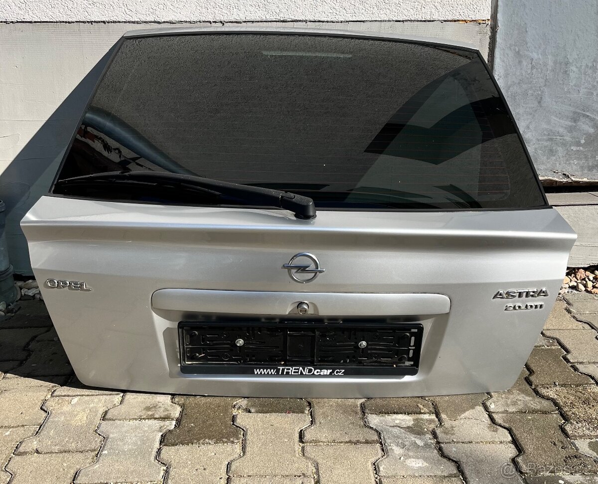 Páté dveře Opel Astra