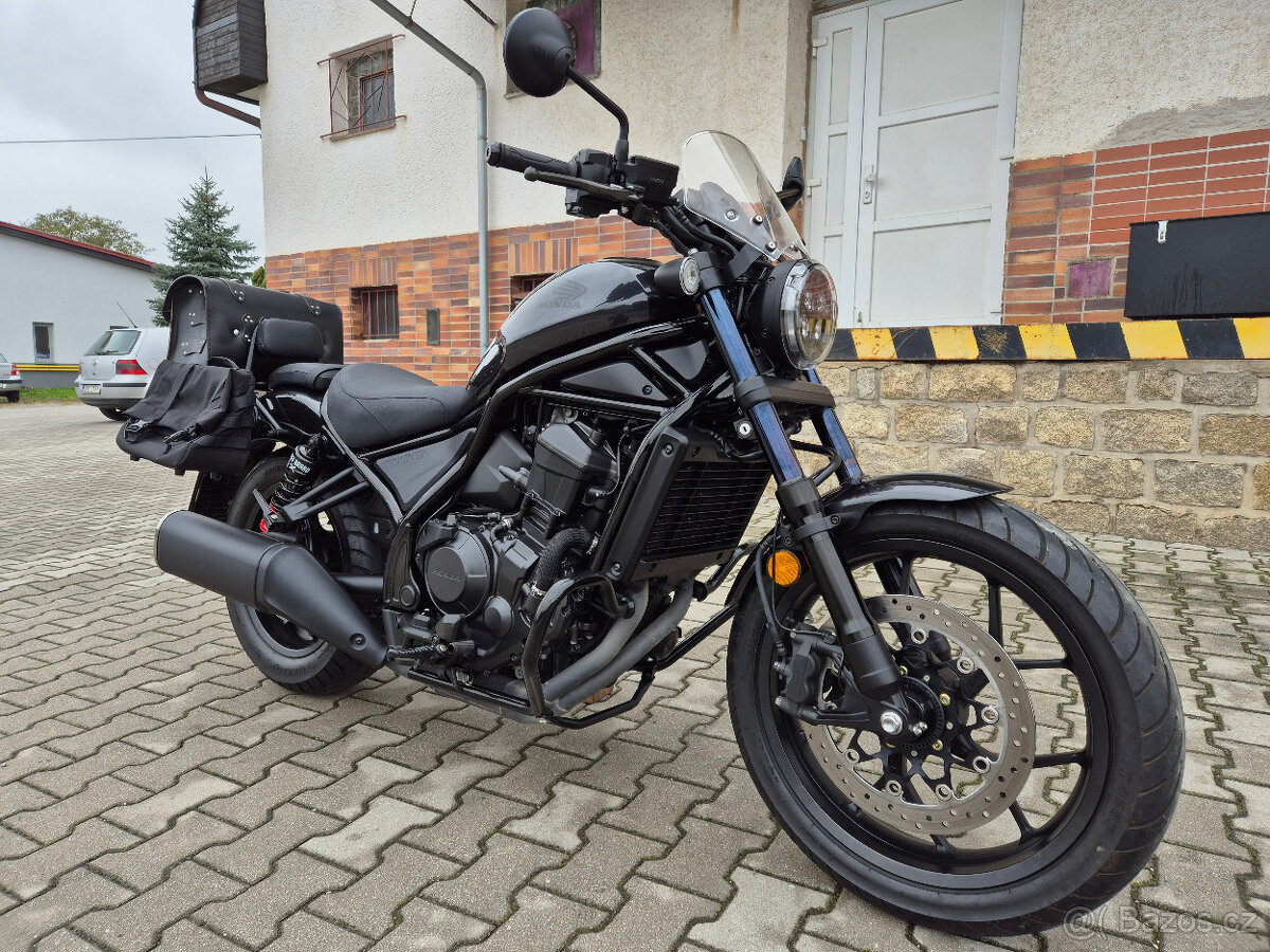 Prodám Honda CMX1100 Rebel , r. v. 2021, ABS, TC, ČR