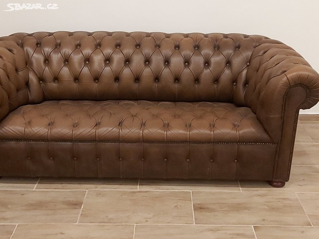 Chesterfield Kožená sedačka . Anglie vyroba.