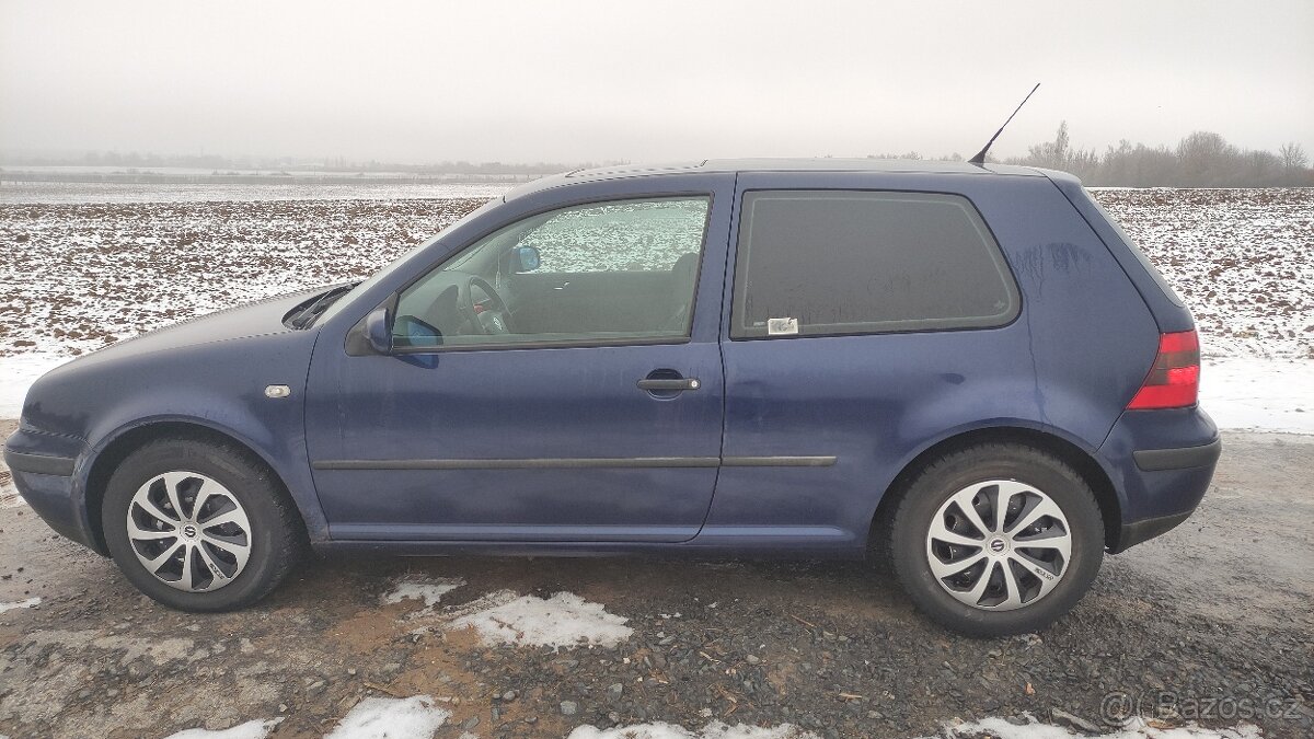 Golf IV 1.6 benzín