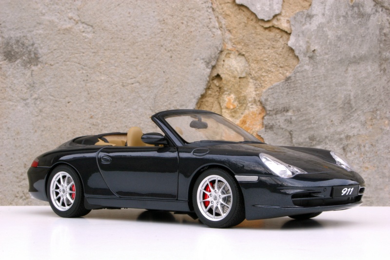 PORSCHE 911 / 996 Carrera Cabriolet / AUTOart 1:18