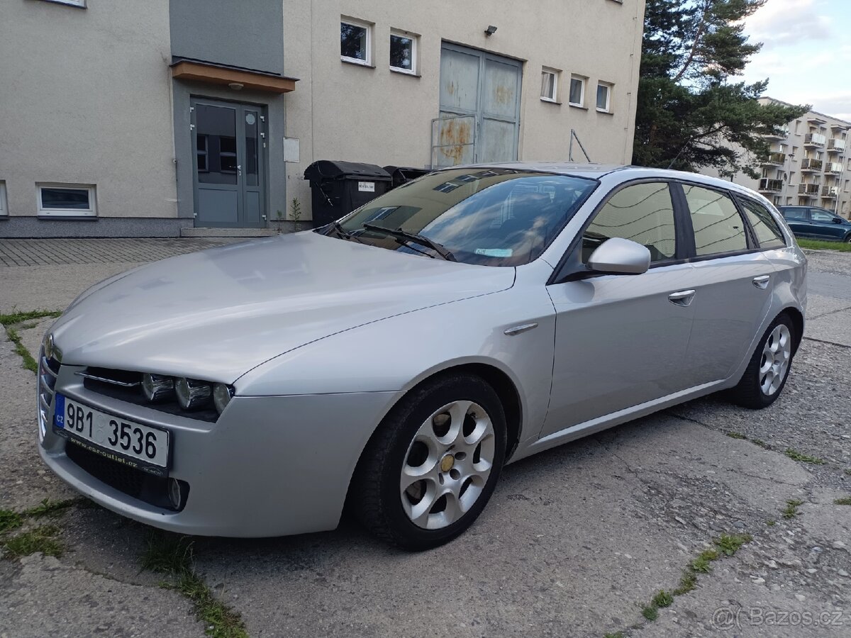 Prodám Alfa Romeo 159  1,9 110ovi...