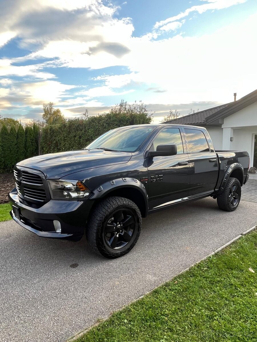 Prodám Dodge RAM 1500 5.7 HEMI