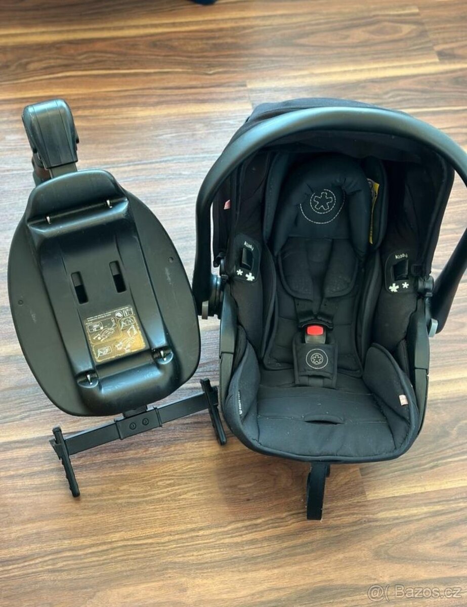 autosedacka kiddy evolution pro 2 se zakladnou cerna isofix