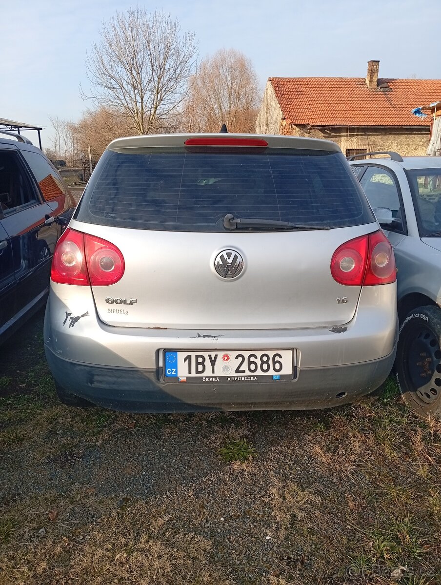 ND VW Golf V 1.6 benzín