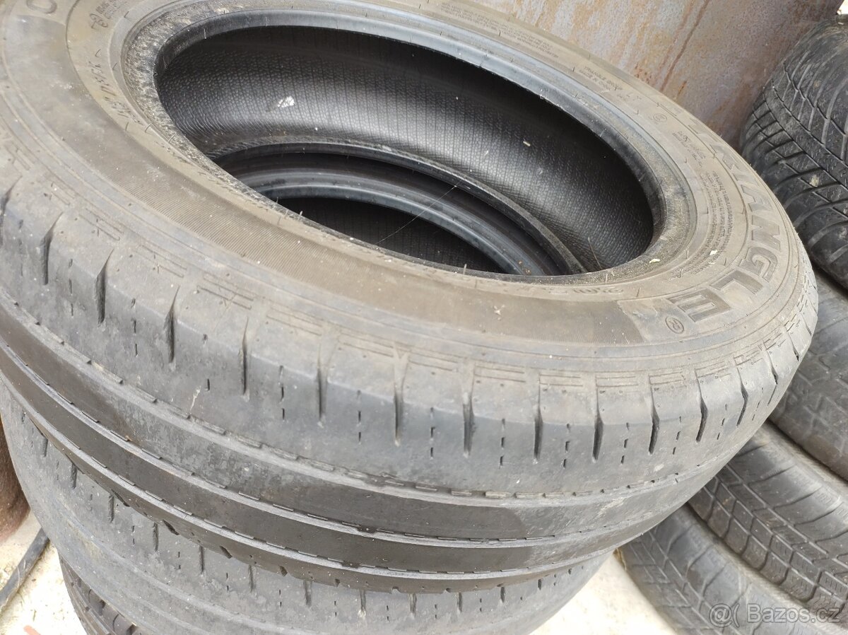 205/65 r16 c