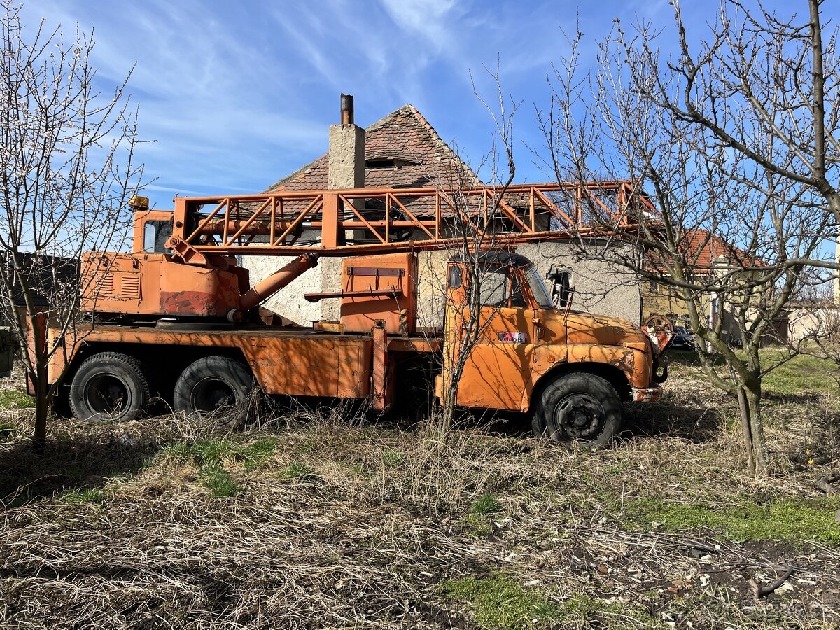 Tatra 138 autojerab