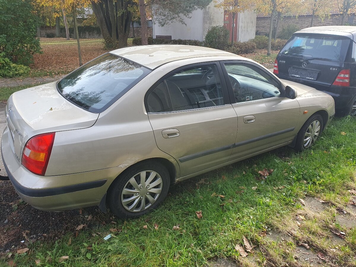 Prodám levné náhradní z hyundai elantra 2.0i 104kw rok 2001