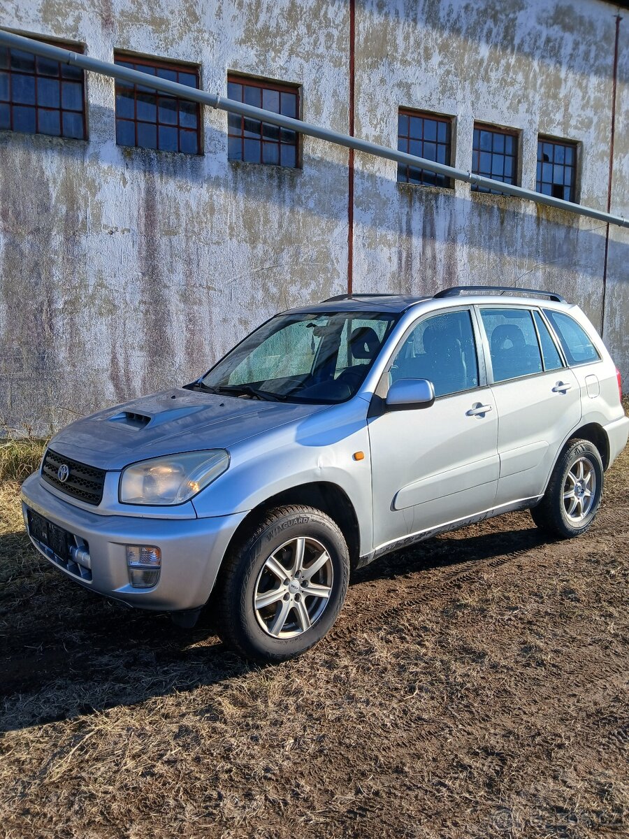 Toyota rav4 //180naj//