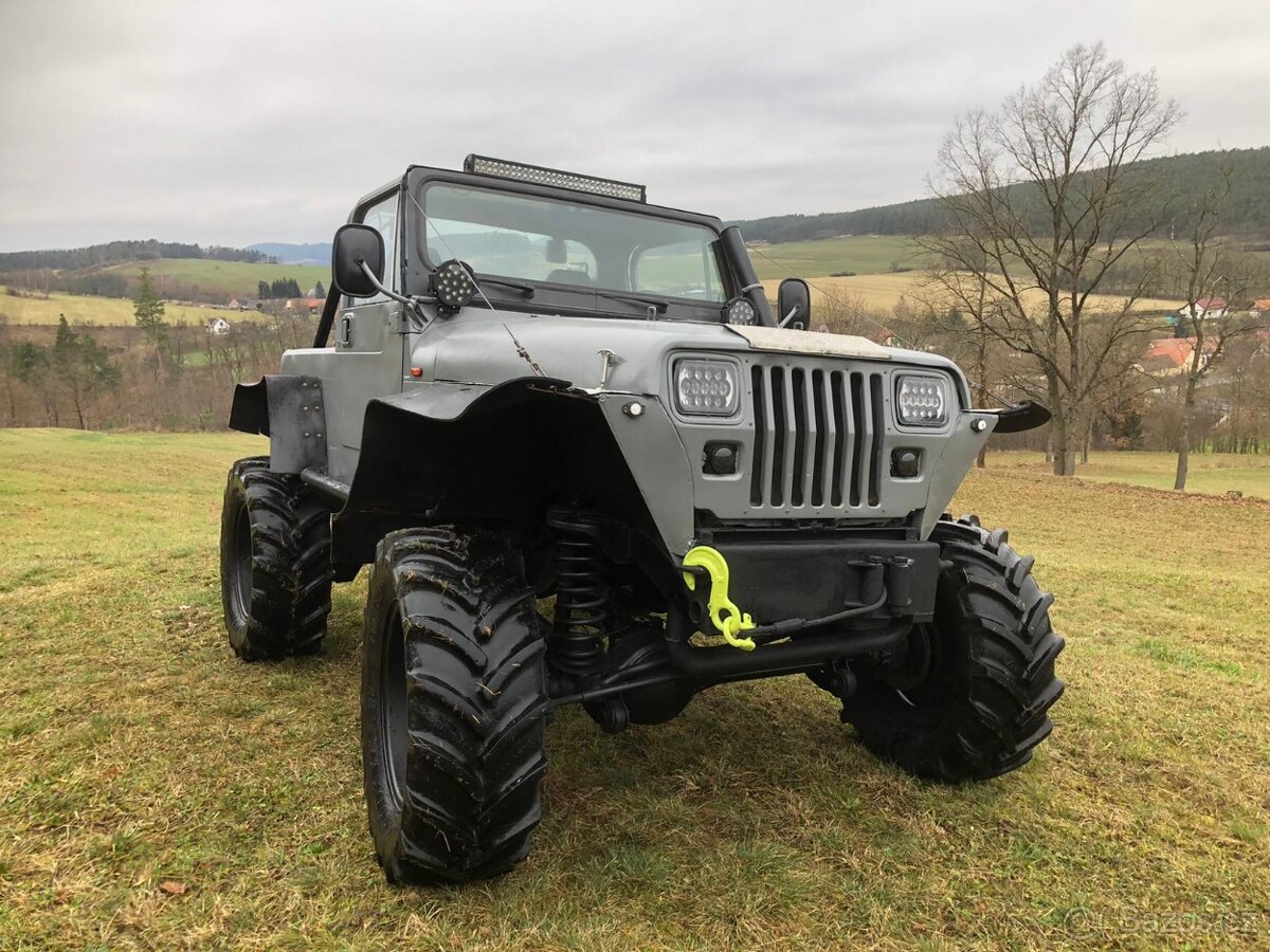 Offroad speciál urceny na zavody nebo kolem baraku. Je posta