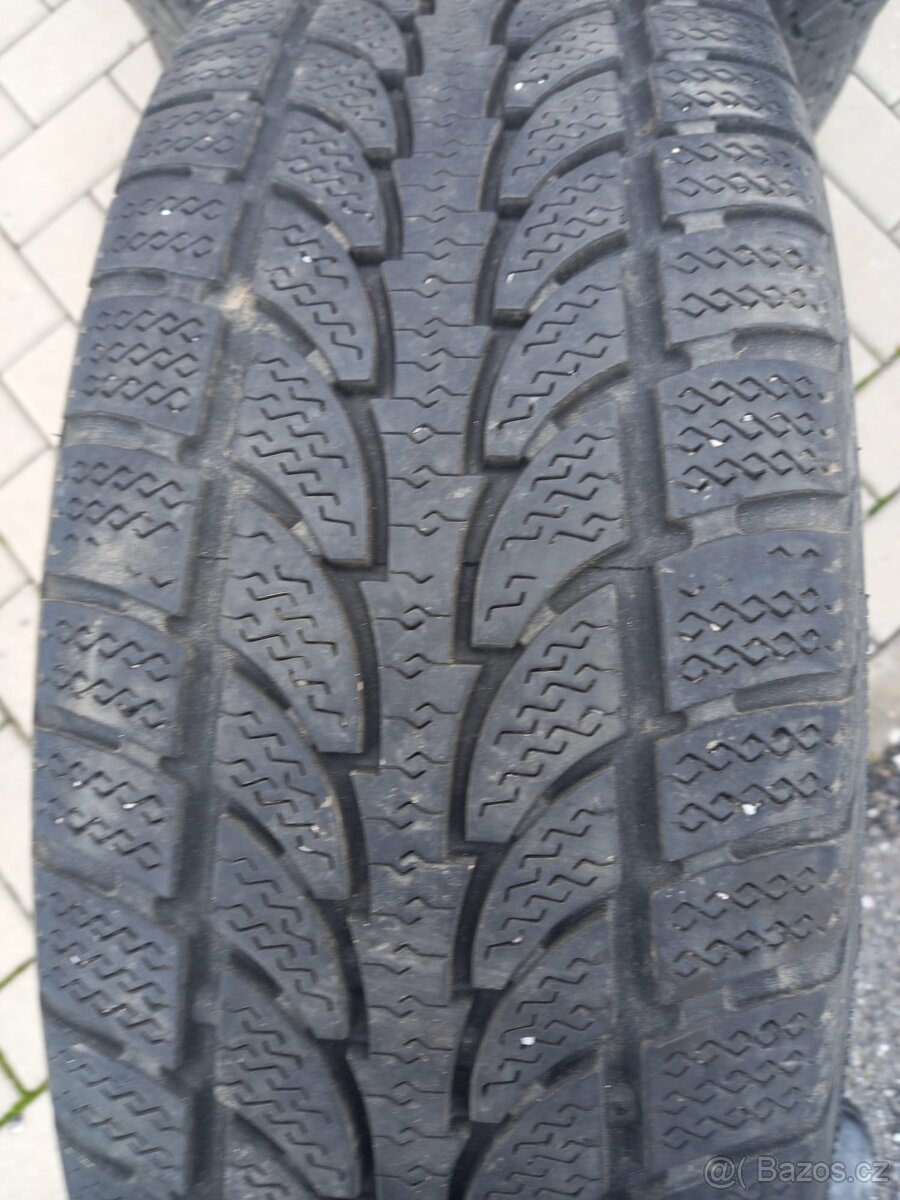 Nokian 215/70R16 zimni