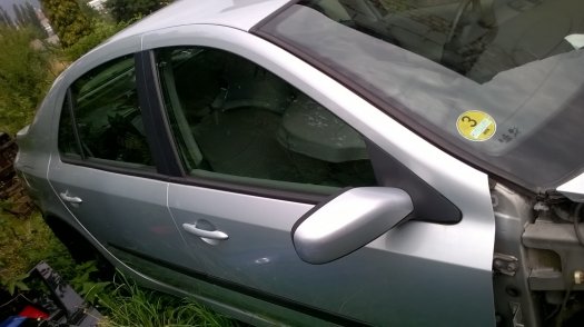 renault laguna 1.9dci,88kw,limusina-nahradni dily