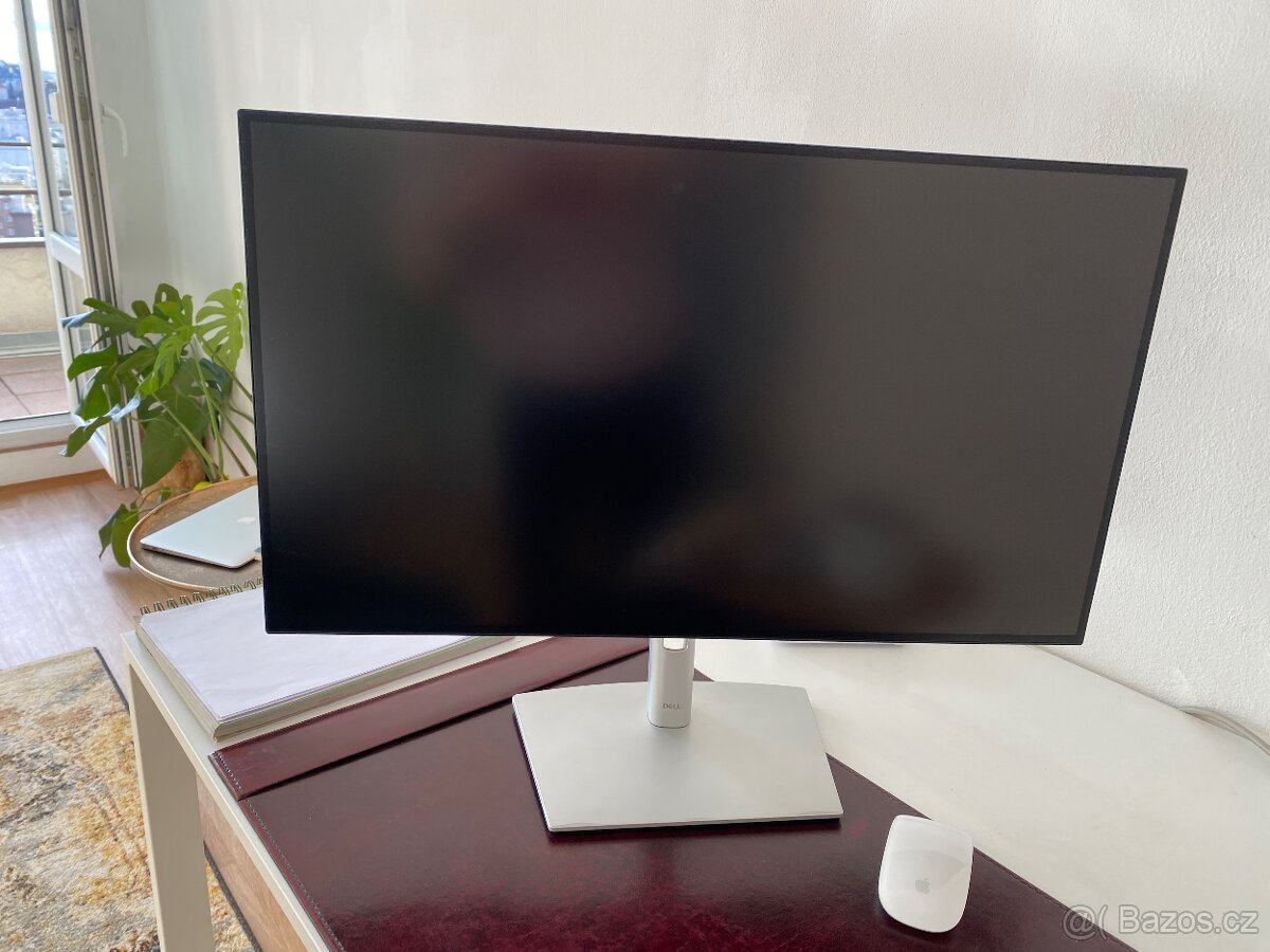 27" Dell U2722D UltraSharp