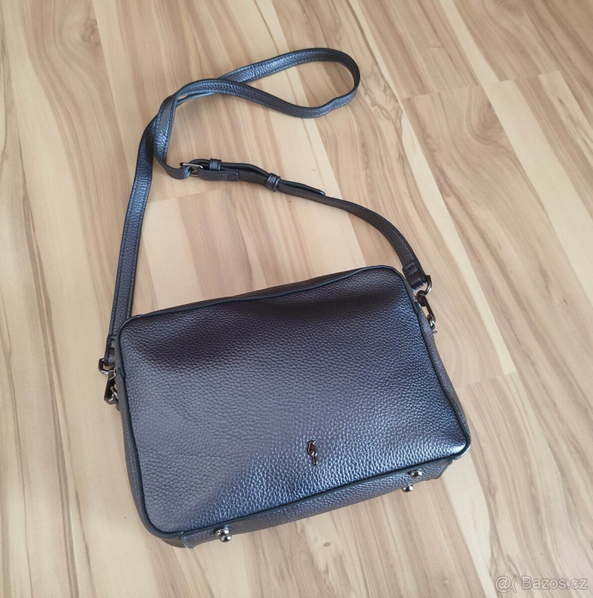 Dámská kovově šedá crossbody kabelka taška Lavoa