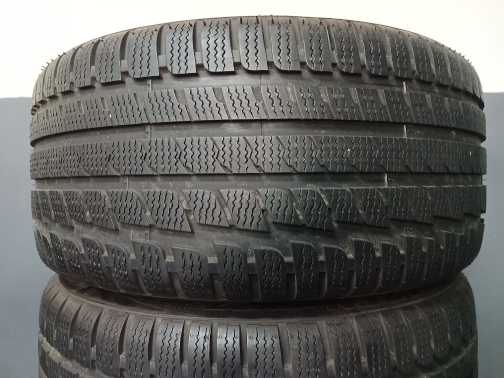 255/40 R18 KUMHO (2811)