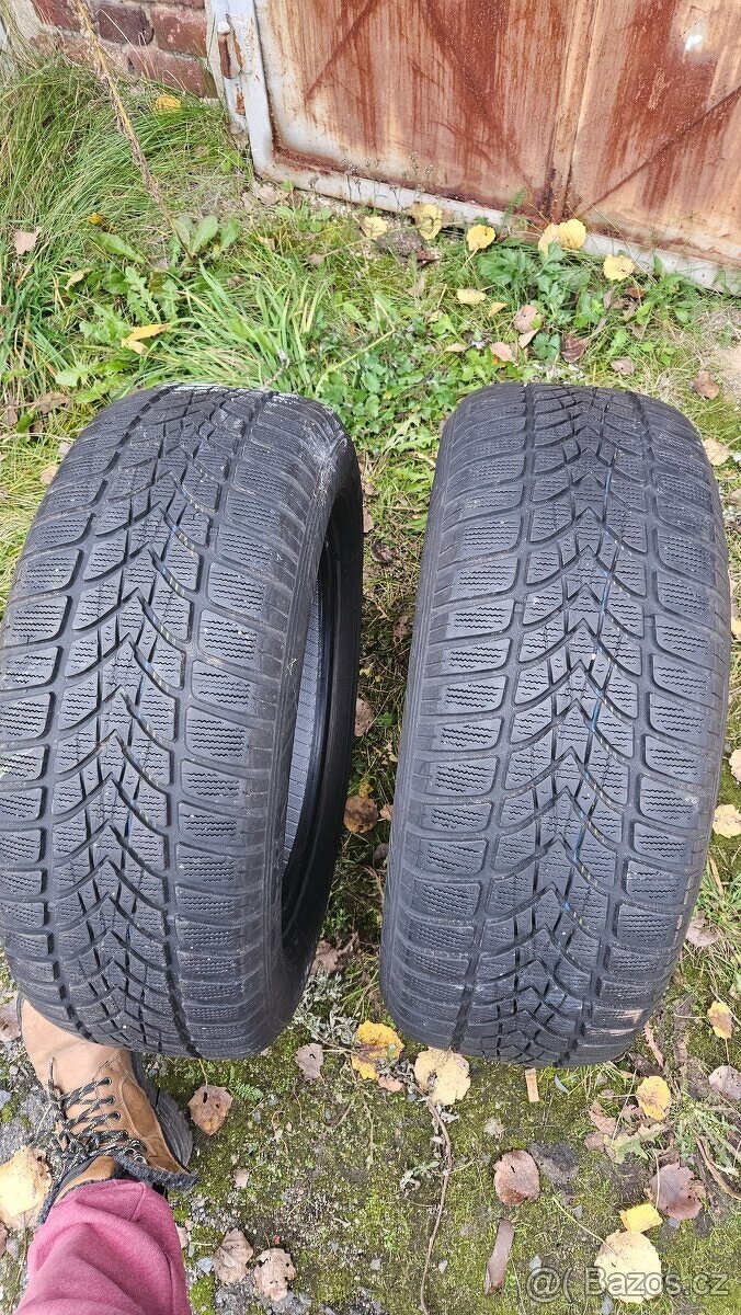 2kusy zimních pneu rozměr 215/60/16 značka Dunlop