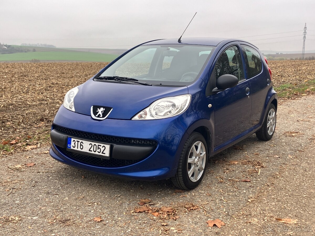 Peugeot 107. Bez výbavy. Spotřeba 4.1