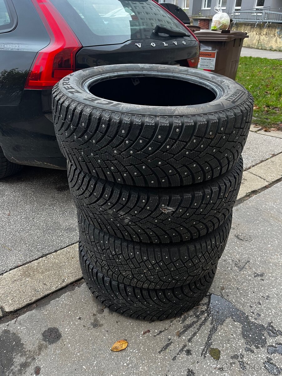 Pneu s hroty 225/55R17