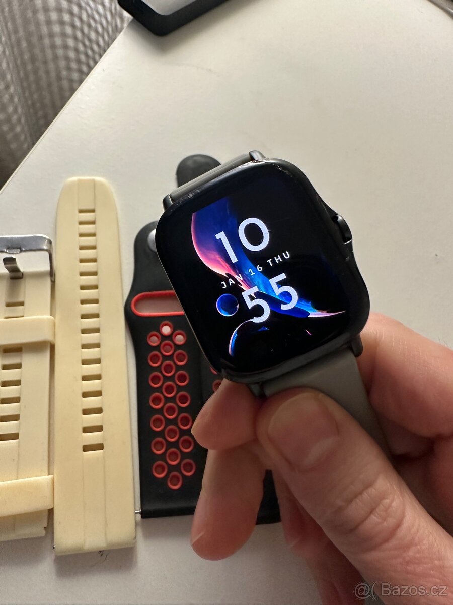 Chytré hodinky Amazfit GTS 2e + 2 pásy