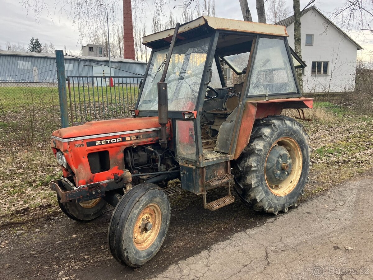 Zetor 5011 se servem