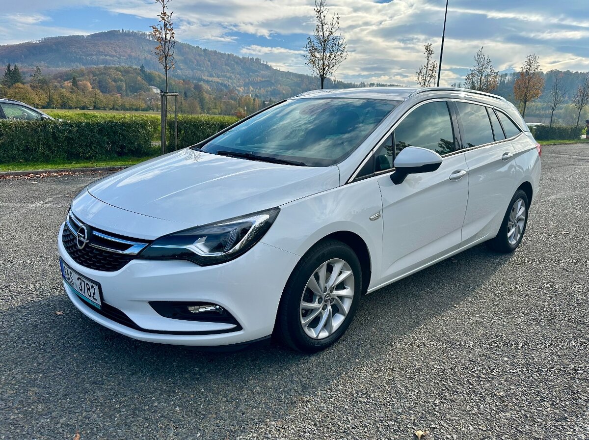 Opel Astra 1.4 Turbo 92 kW Innovation ST, 1. majitel, ČR