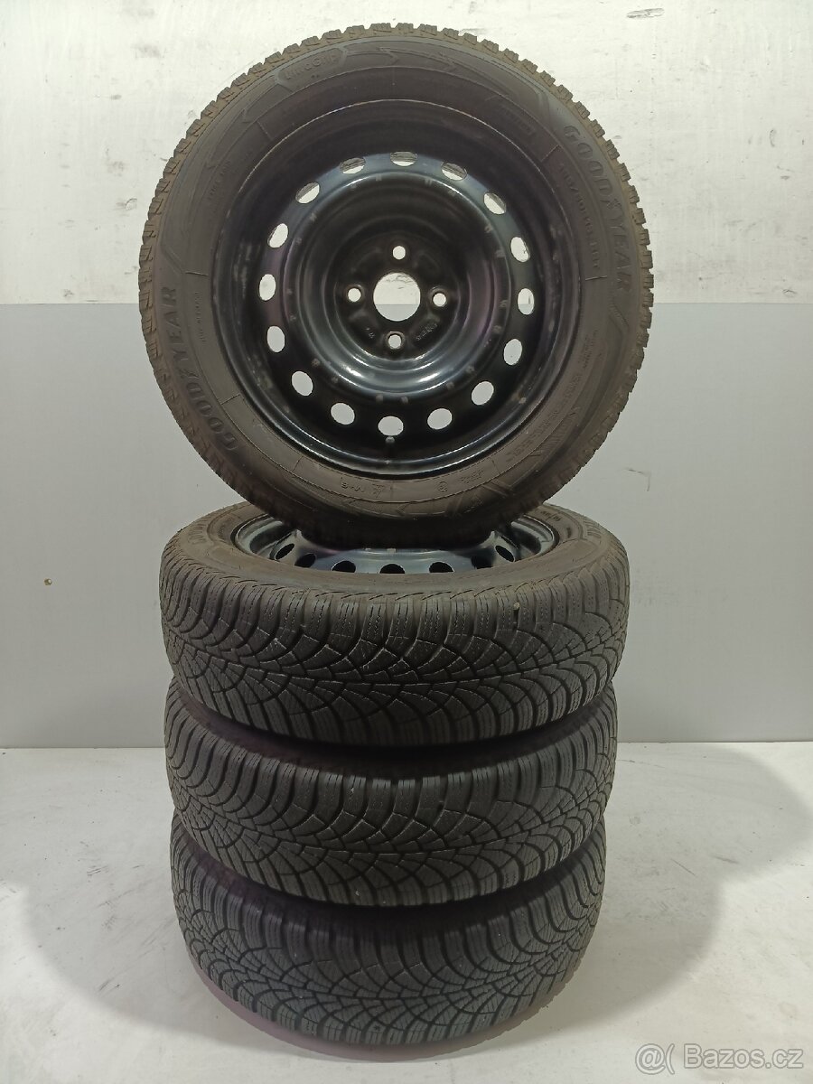 Zimní kola Toyota 4x100 R15 ET45 pneu 185/60/15/